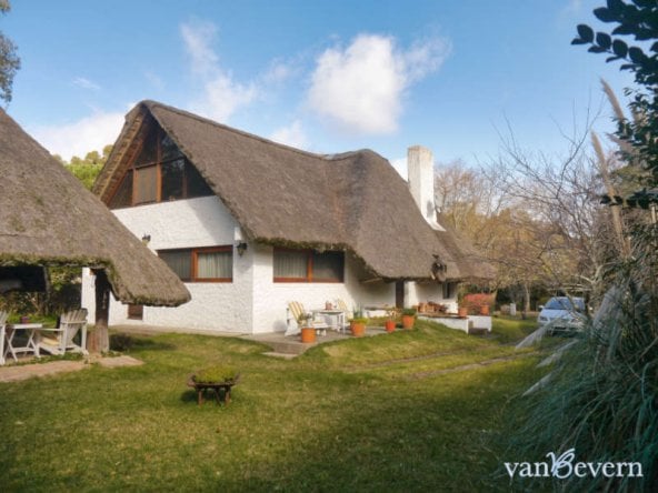 1 thatched house with guest house in balneario solis