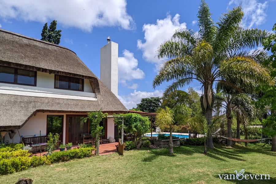 1 thatched house with beautiful setting in the solis beach resort