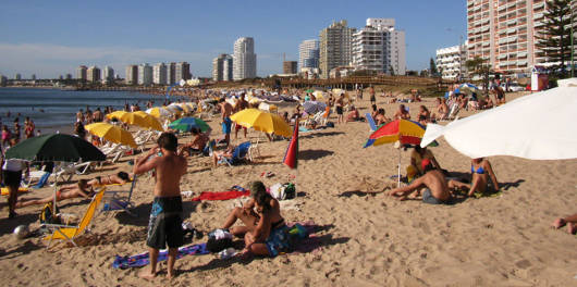 Playa Mansa in Punta del Este in der Hauptsaison