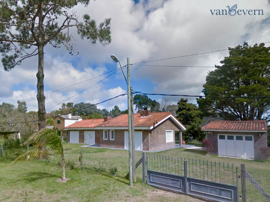 2-classic-house-with-big-property-in-the-beach-resort-solis