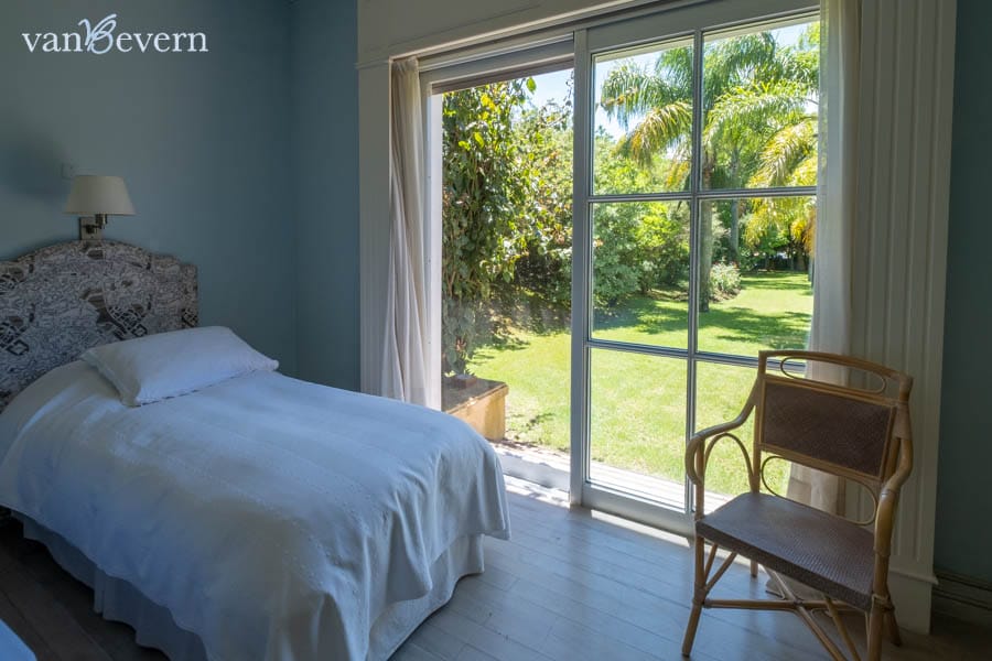 23-magnificent-luxury-mansion-in-classicist-italian-style